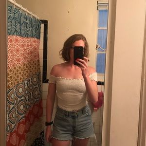 BOGO cropped popcorn white tee